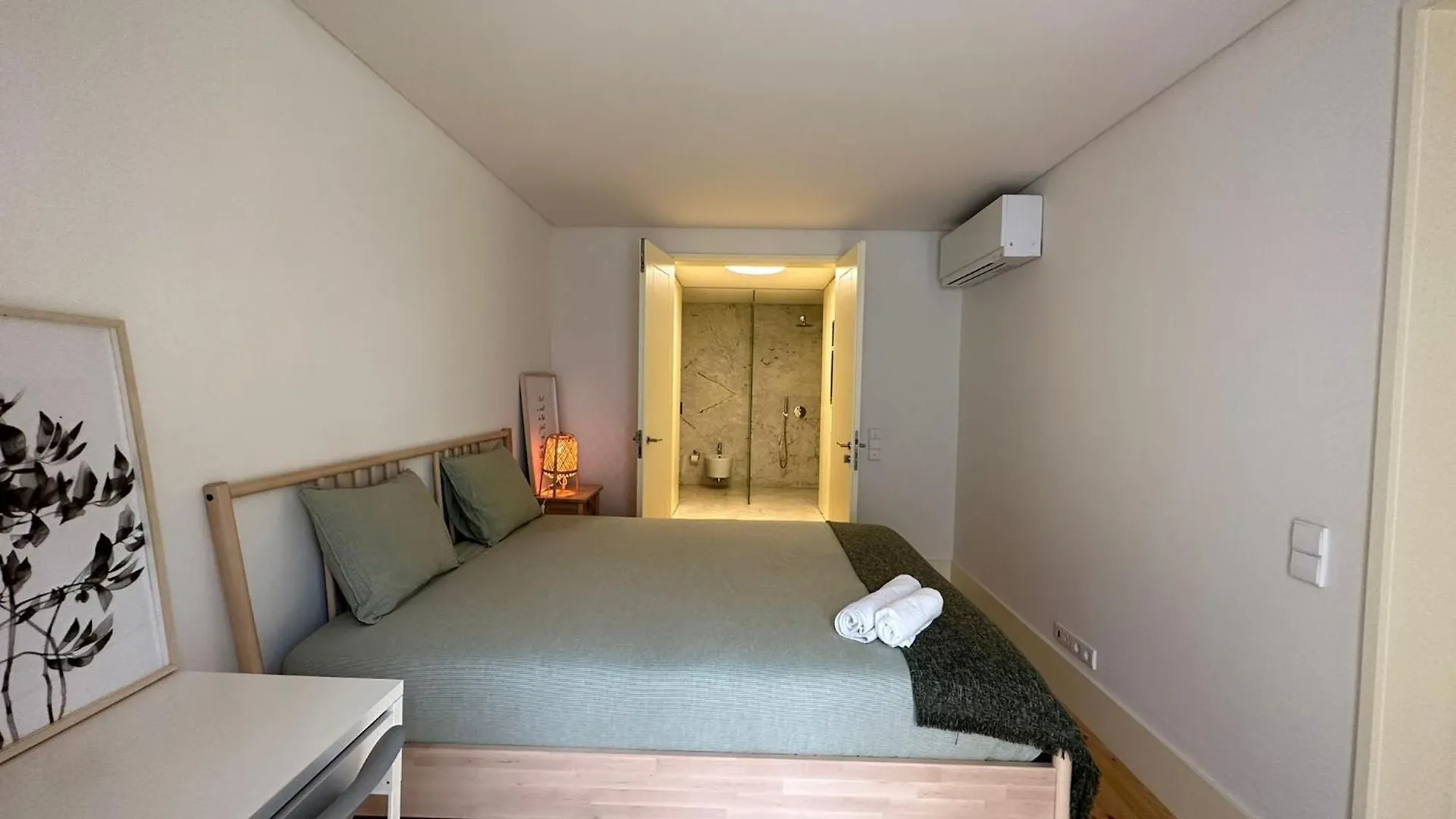 Апартаменты Apartamento Familiar Douradores Лиссабон