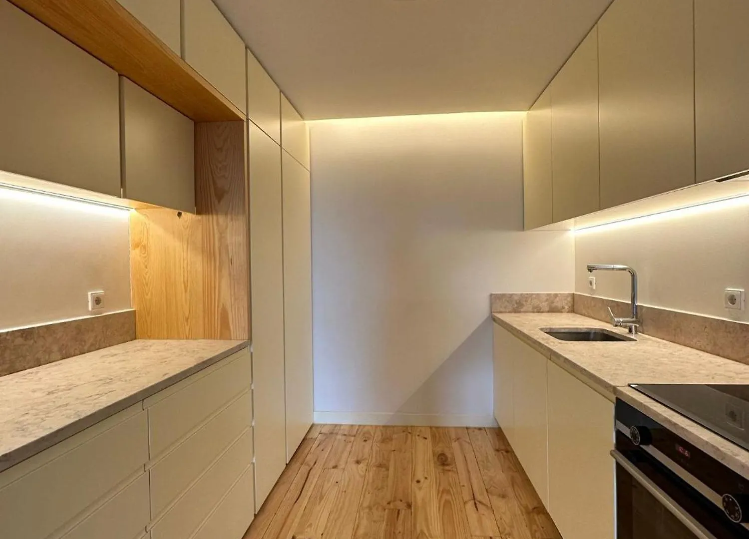 Апартаменты Apartamento Familiar Douradores Лиссабон