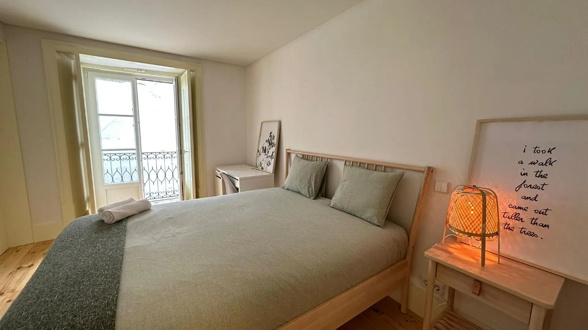 Апартаменты Apartamento Familiar Douradores Лиссабон